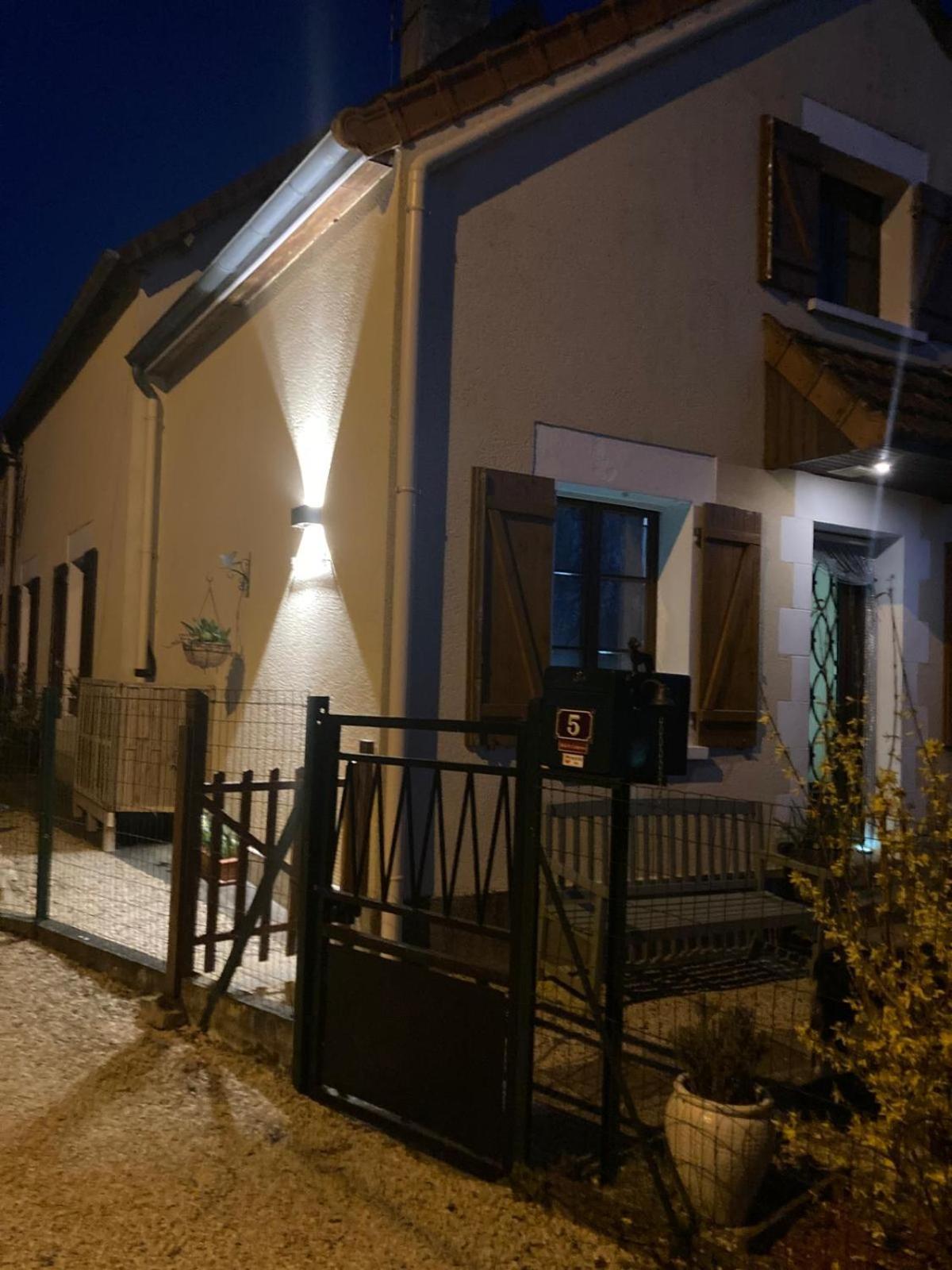 Chambres D' Hotes A Benaize Coulonges  외부 사진